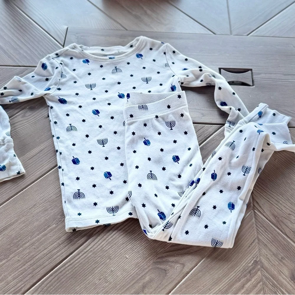 Gap l Hanukkah Themed Pajama Set l Size: 6